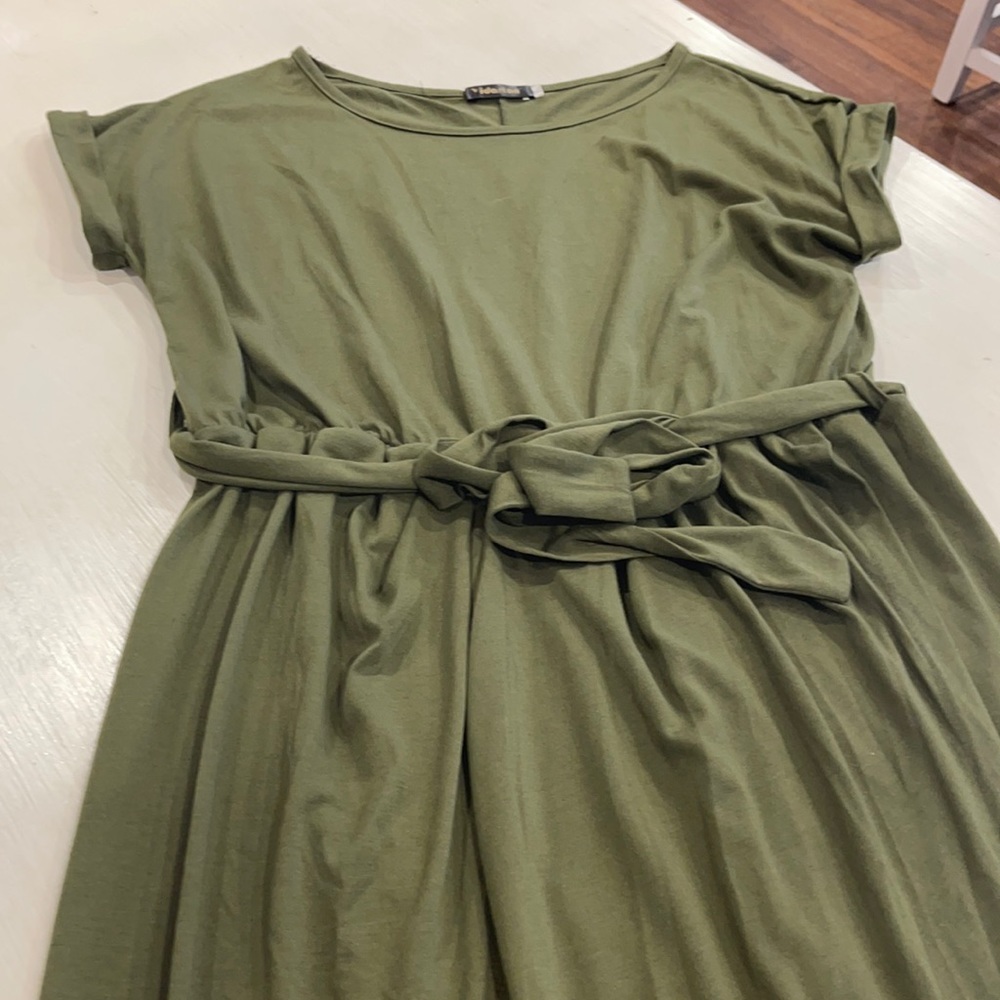 Cap sleeve tulip hem dress